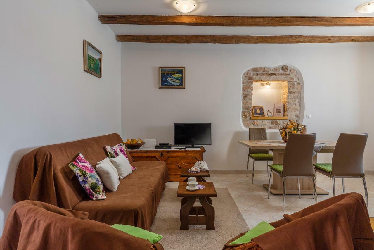 Malia Apartma *